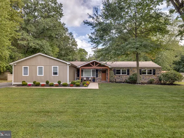 120 Waverly Ave, Mount Laurel, NJ 08054