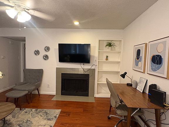3rd image of 3851 Evergreen St