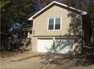 6004 NW 48th Ter, Kansas City, MO 64151
