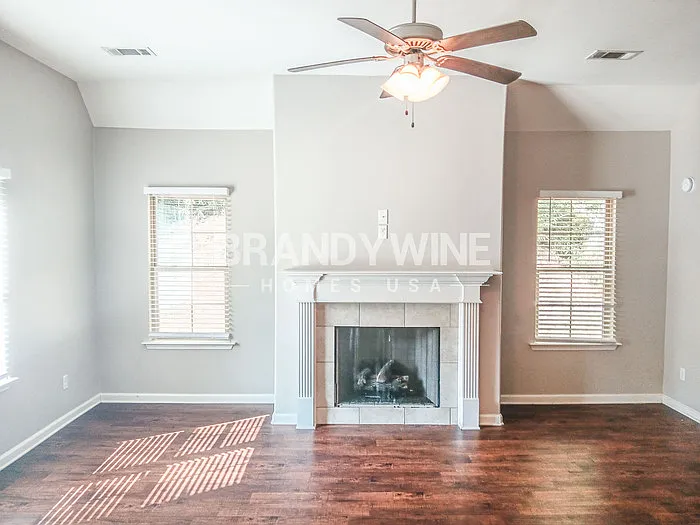 2260 Webbing Dr — Photo 3