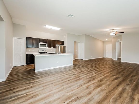 5th image of 3637 Starboard Ave