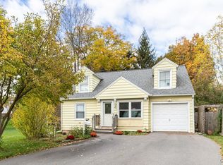 104 Circle Rd, North Syracuse, NY 13212
