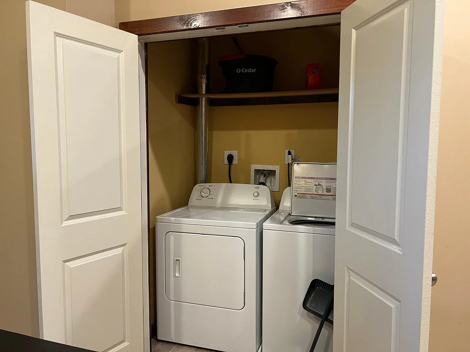 2 bed, 950 sqft, $1,800 — Photo 3