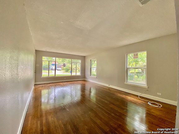 5th image of 119 Danville Ave