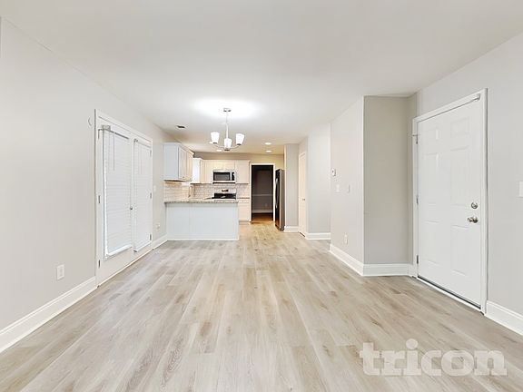 5th image of 3540 Stoney Creek Way