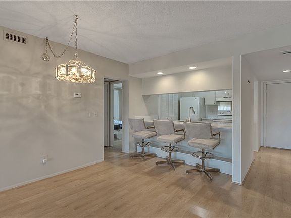 2nd image of 31 Plantation Dr APT 206