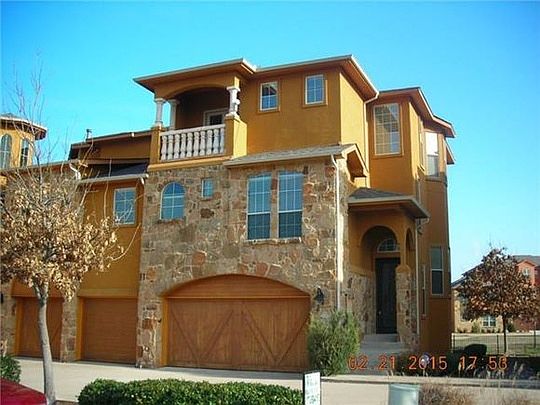 1st image of 2655 Venice Dr Unit 3