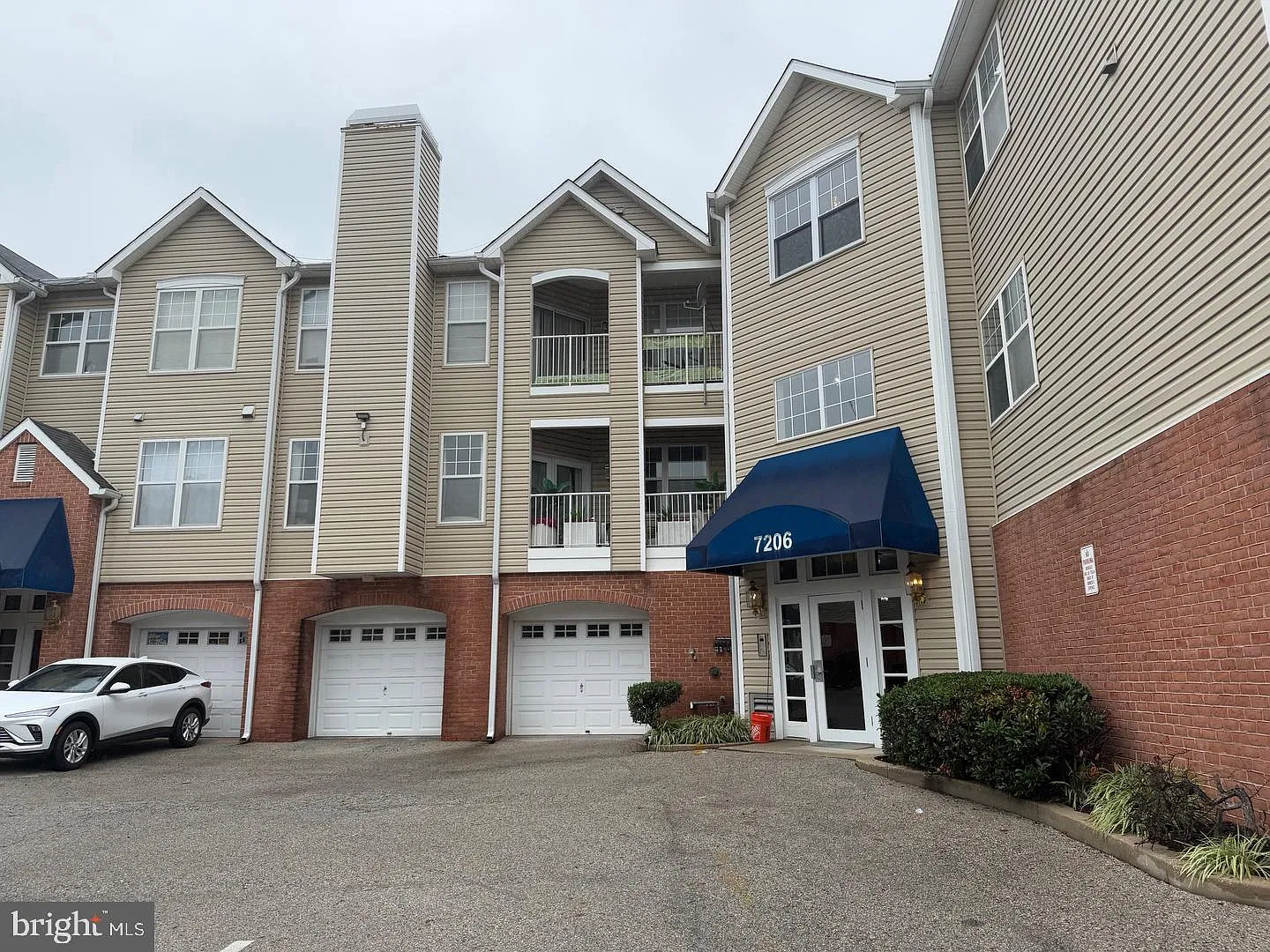 2 bed, 2.0 bath, 1118 sqft, $1,895 — Photo 4