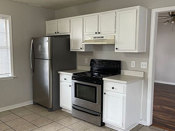 2nd image of 1315 Louisville St Unit I