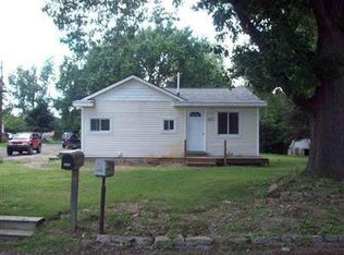 3107 Woodlawn St, Walled Lake, MI 48390