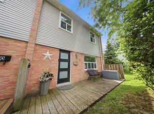 1050 Shawnmarr Rd #61, Mississauga, ON L5H3V1