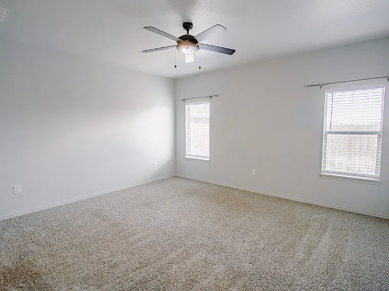11909 Evanston Ave — Photo 9