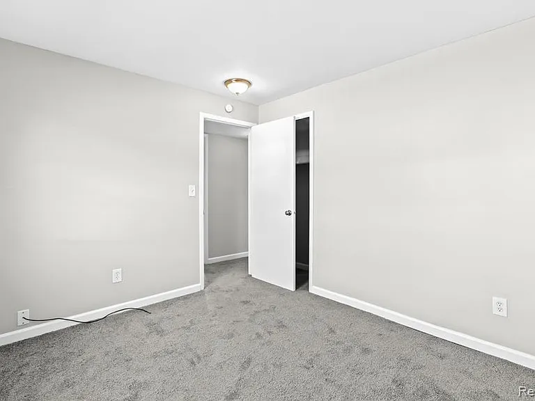 162 Princeton Dr — Photo 7