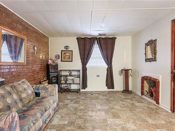 4th image of 1018 Delachaise St