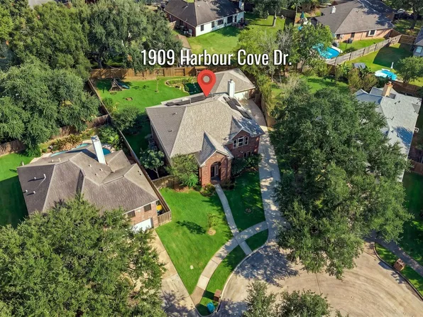 1909 Harbour Cove Dr, Seabrook, TX 77586