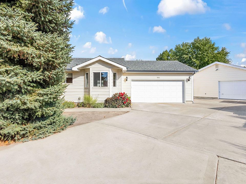 1st image of 308 SE Juniper Ct