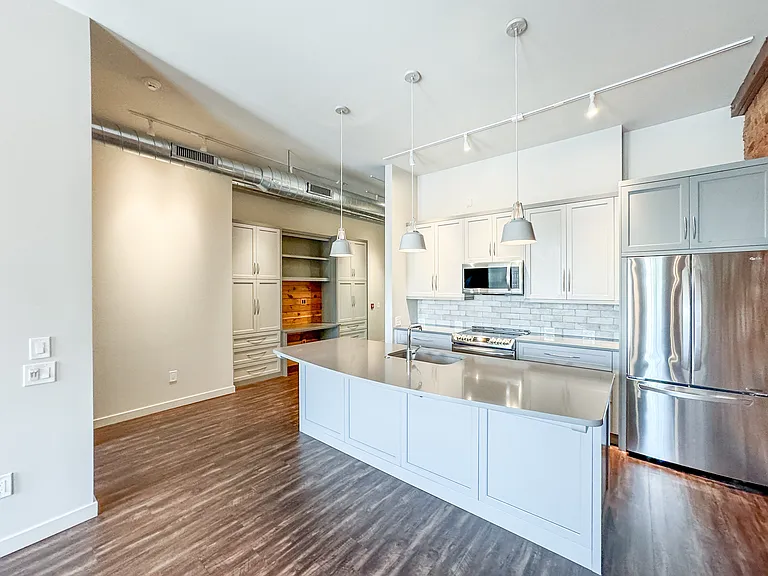27 Biltmore Ave #201 — Photo 9