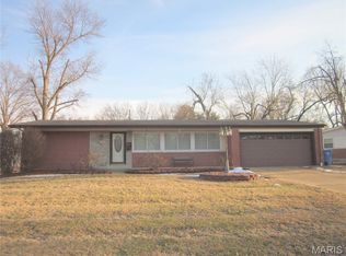 1540 Hialeah Pl, Florissant, MO 63033