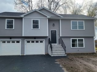 15 Beaumont Ave, Chicopee, MA 01013