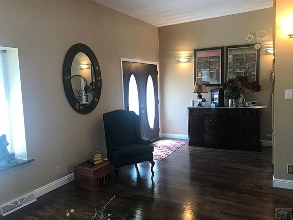 3rd image of 9 Belaire Dr