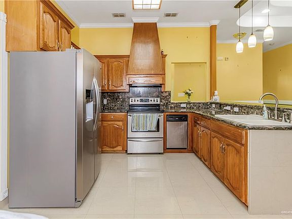 5th image of 1357 El Paseo Dr