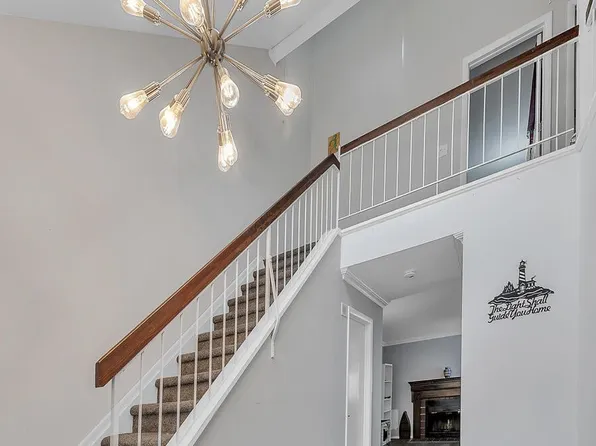 707 Bounty Ct, Toms River, NJ 08753