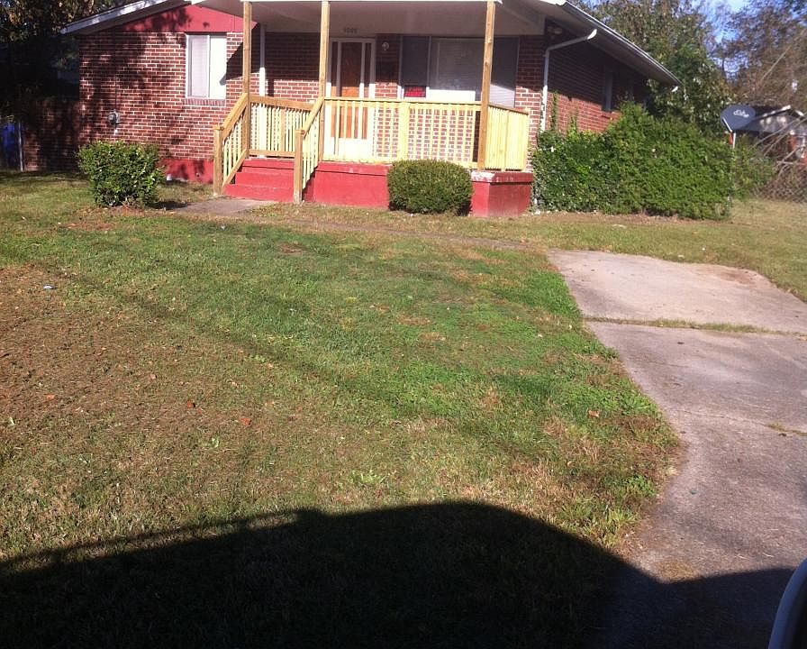 1st image of 1000 Basie Cres