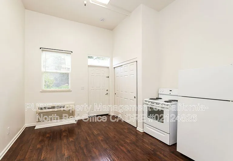 154 Railroad Ave #F — Photo 4
