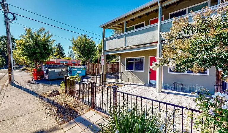 555 Dexter St #I — Photo 10