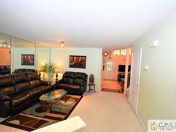 4th image of 138 Briarwood Dr