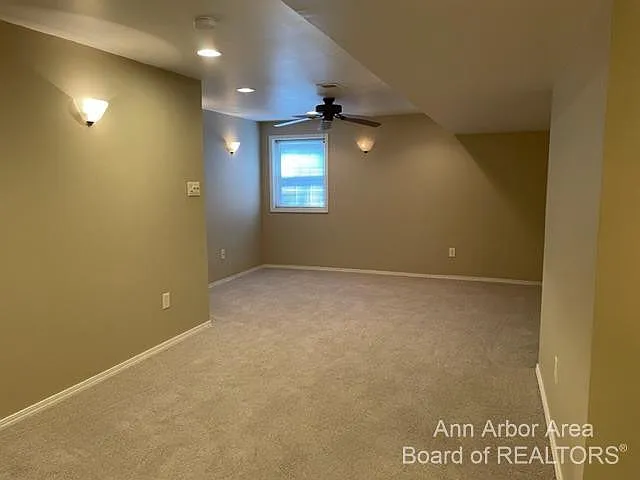 4299 Pine Ridge Ct — Photo 18