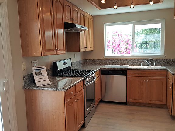 2nd image of 1072 Powderhorn Ct