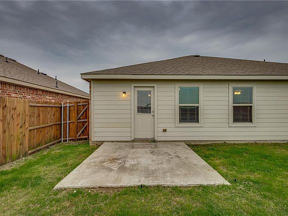 5th image of 1078 Churchill Dr