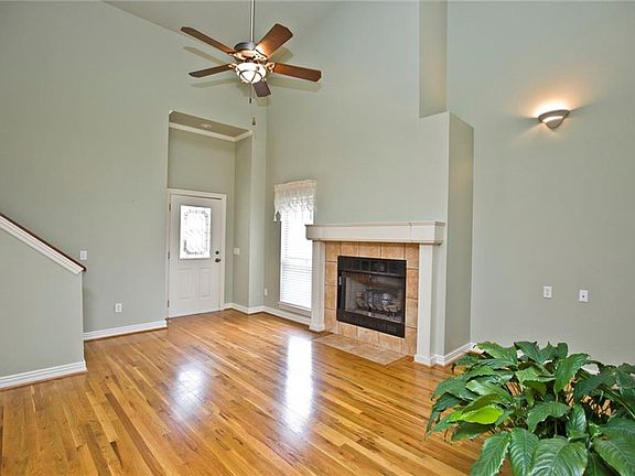 5th image of 5 E Cydnee St