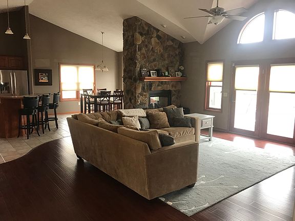 4th image of 8732 Eagle Pt
