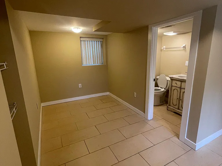 2728 W Lunt Ave #1N — Photo 24