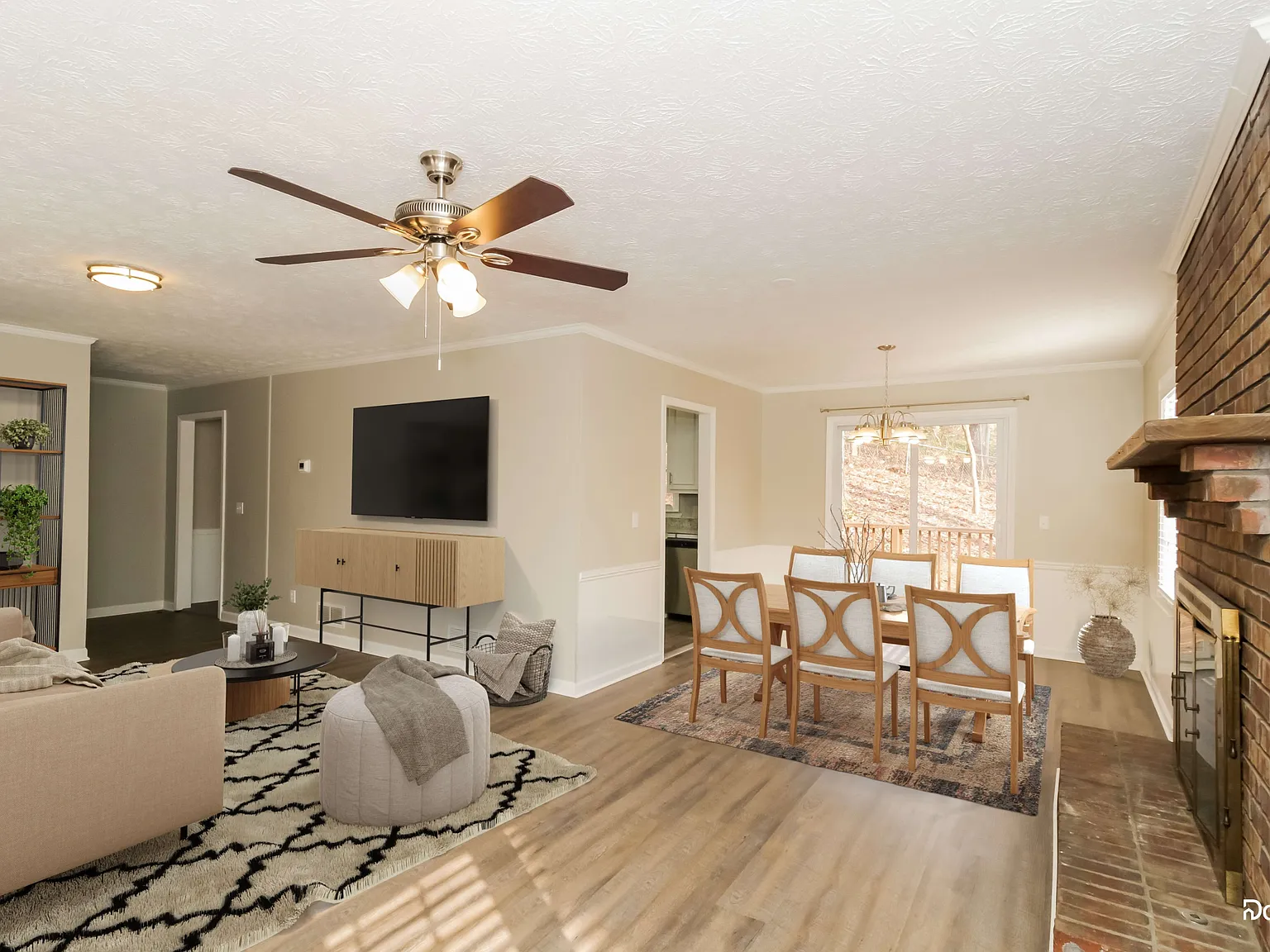 3 bed, 2.0 bath, 1592 sqft, $1,999 — Photo 4