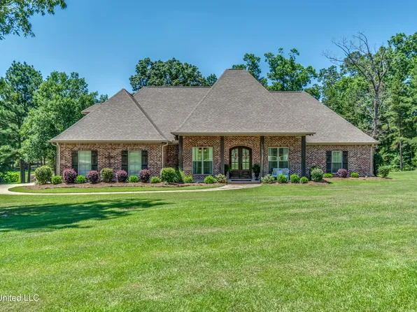 120 Fernwood Ln, Pearl, MS 39208