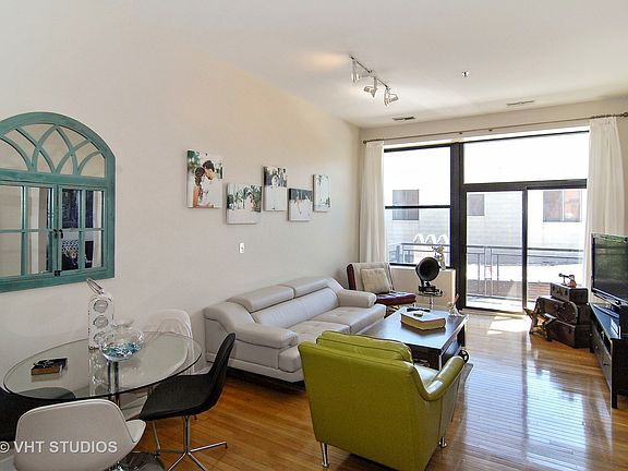 2nd image of 1 S Leavitt St Unit 309