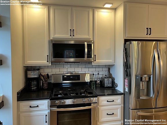 5th image of 14 Williams St Unit 4