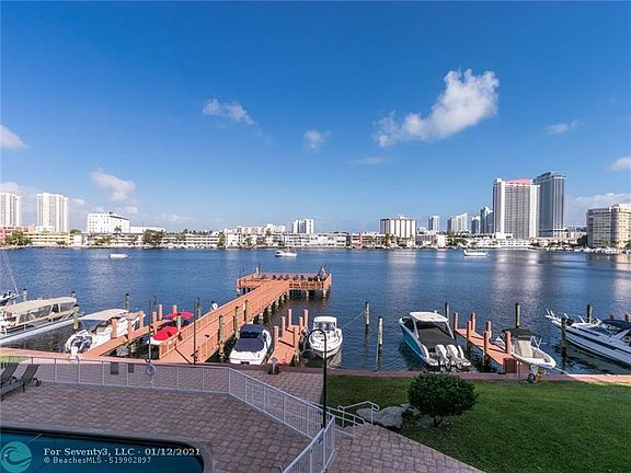 2nd image of 400 Golden Isles Dr APT 17