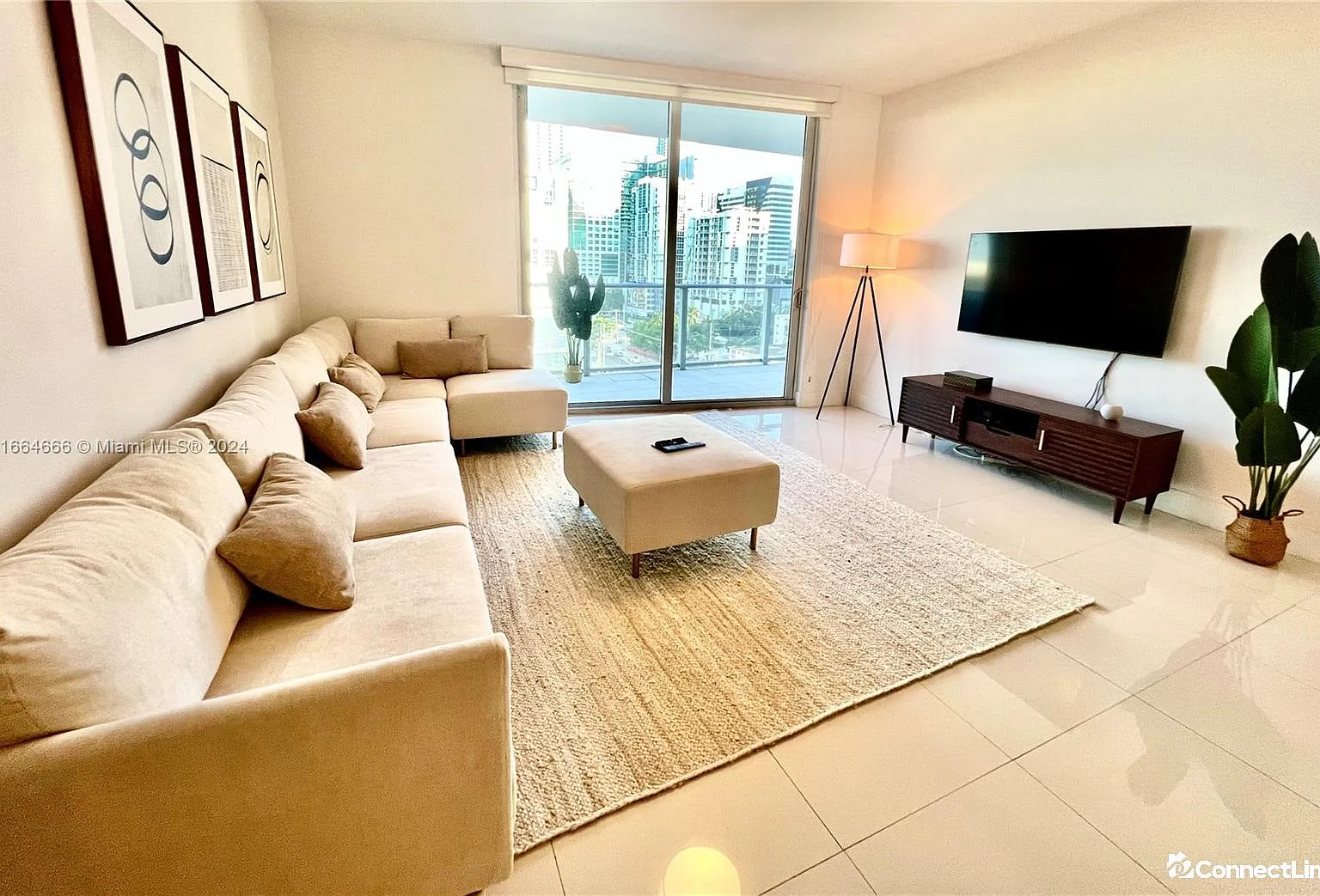 1 bed, 1.0 bath, $2,900 — Photo 1