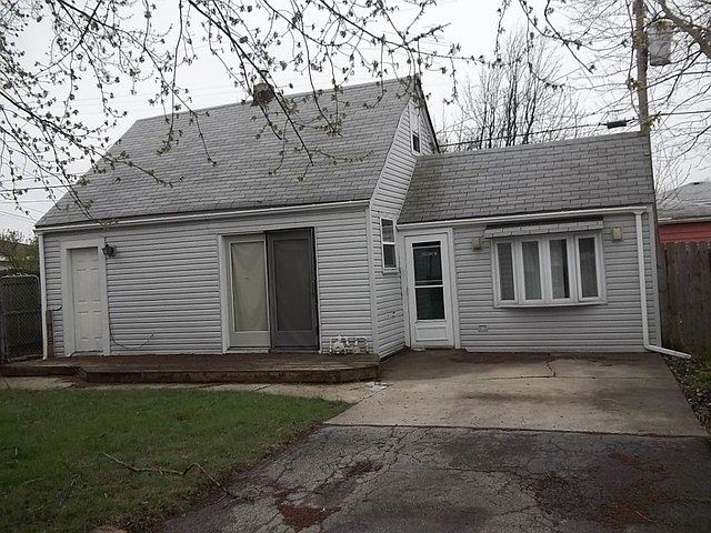 1st image of 8836 S Francisco Ave