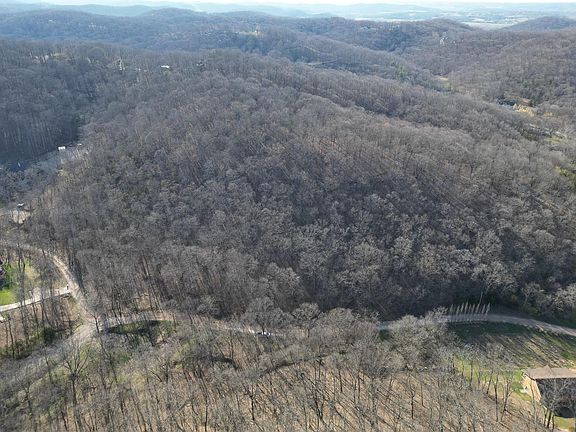 3rd image of 523 Meadowbrook Valley Dr
