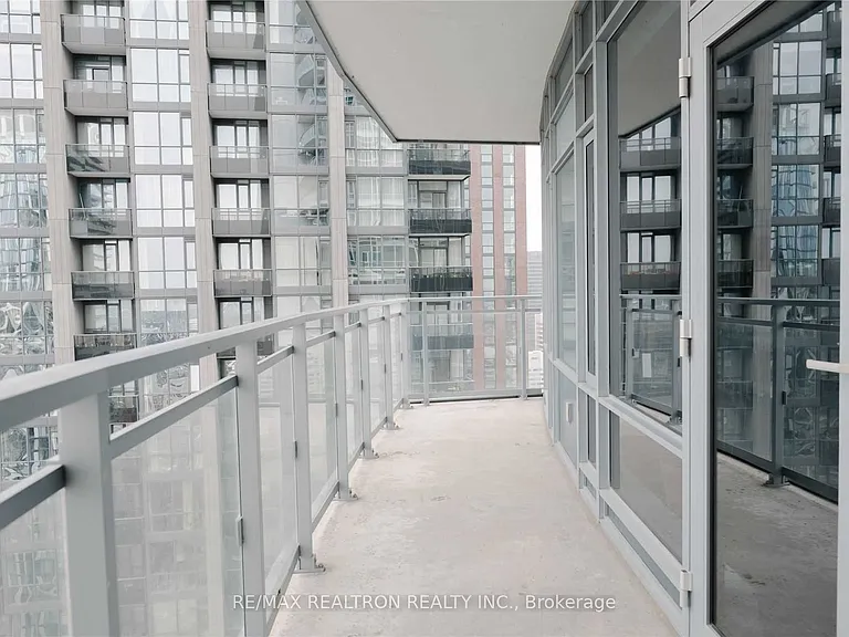 21 Widmer St #2906 — Photo 15