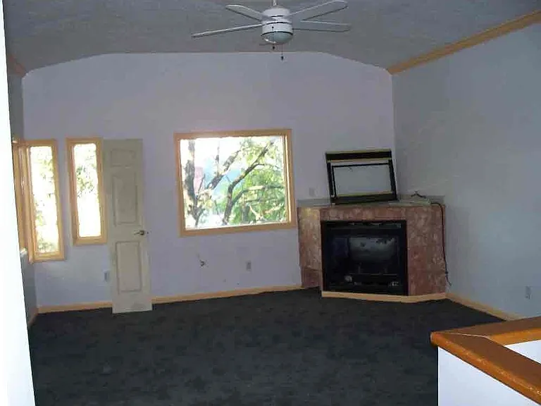 2405 Mission St — Photo 5