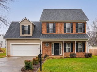 1466 Crestlawn Trl, Pfafftown, NC 27040