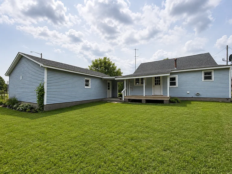 1105 Putnamville Ave — Photo 11