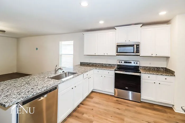 3 bed, 2.0 bath, 1525 sqft, $1,870 — Photo 3