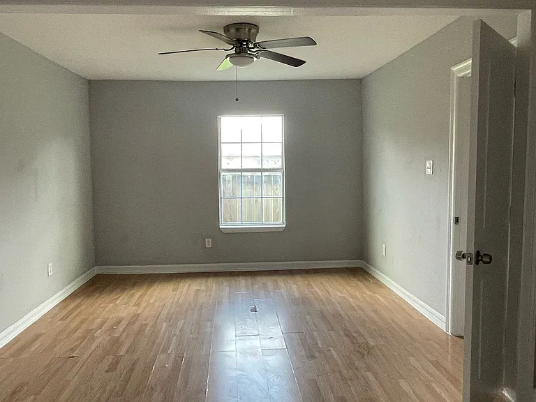 3821 Wipprecht St #A — Photo 10